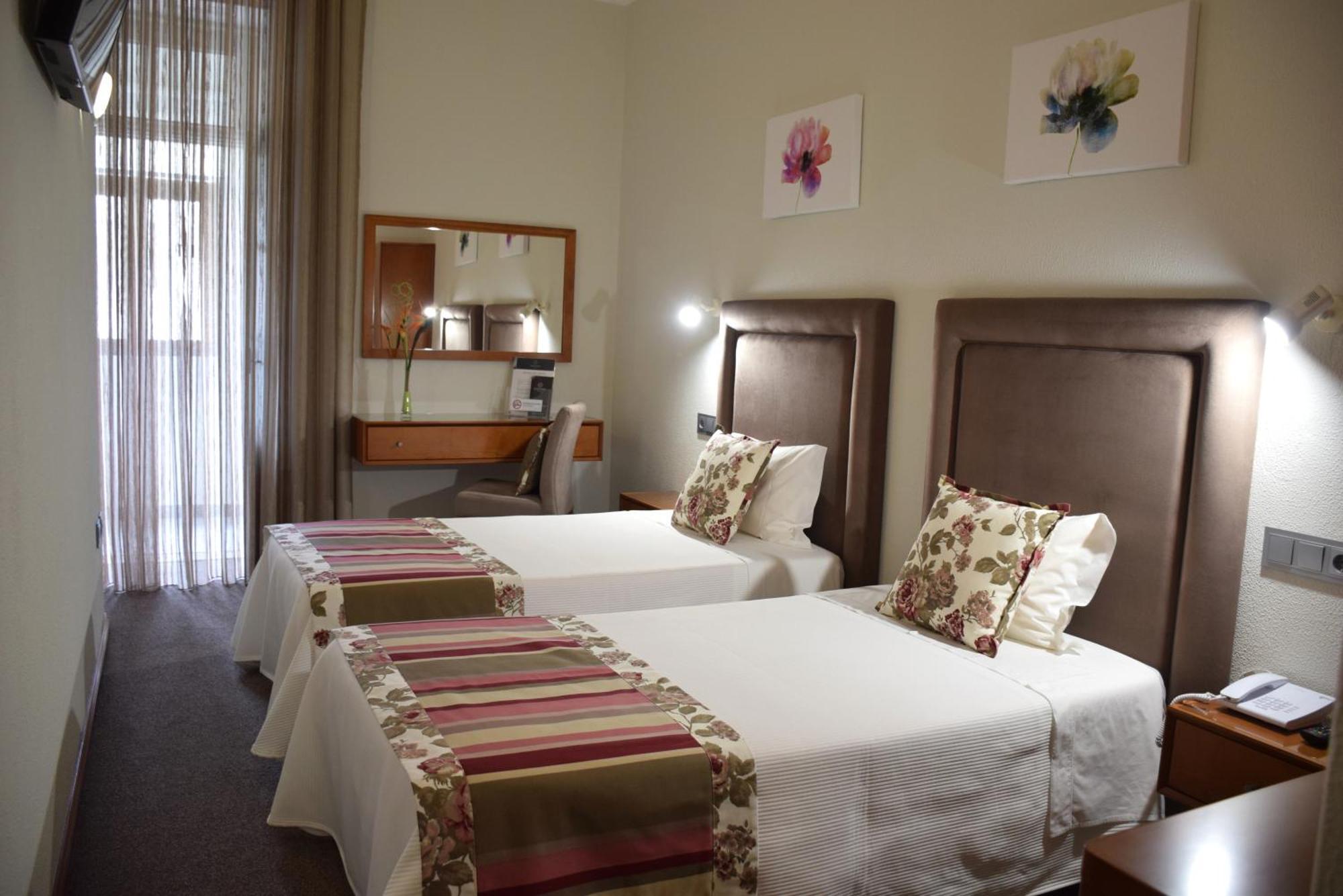 Lusitana Hotel OOporto Esterno foto